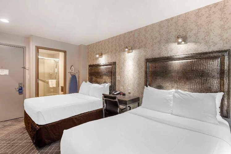 TWIN TWO DOUBLE BEDS NON SMOKING Room