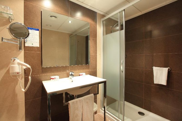 SINGLE STANDARD Room