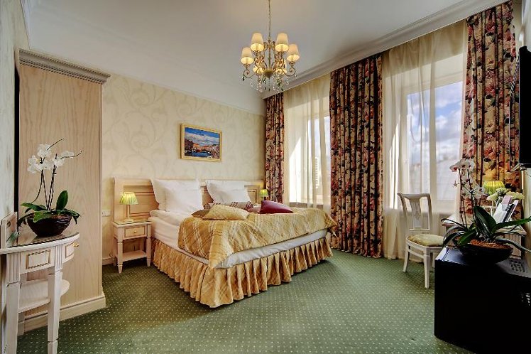DOUBLE DELUXE Room