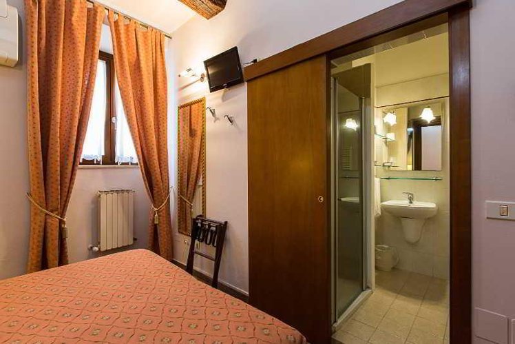 DOUBLE SUPERIOR Room