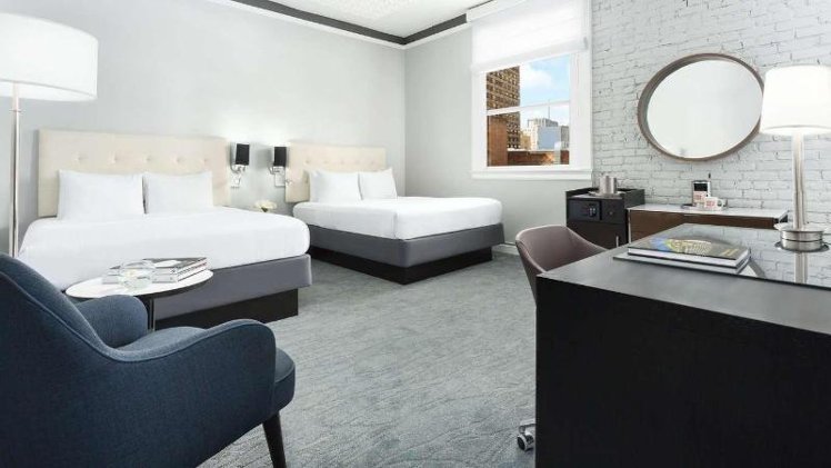 DOUBLE PREMIUM QUEEN BED Room