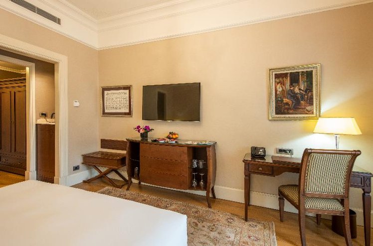 DOUBLE DELUXE CITY VIEW Room