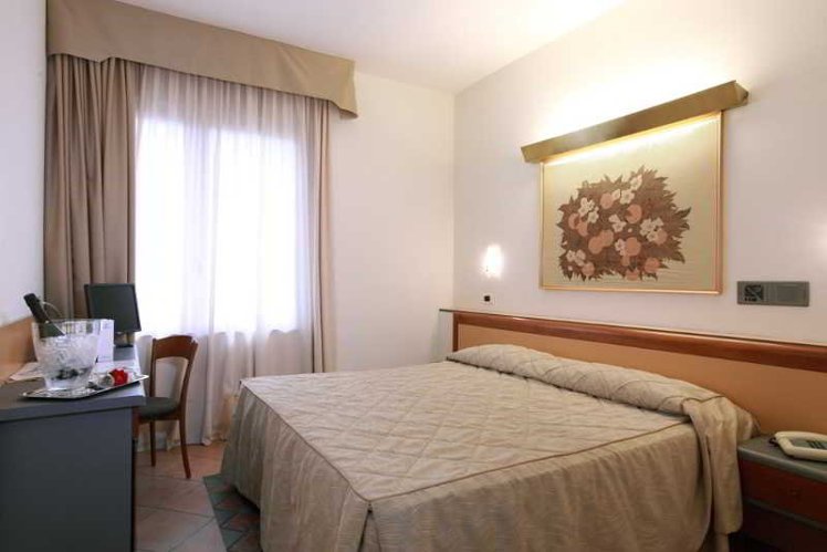 DOUBLE STANDARD Room
