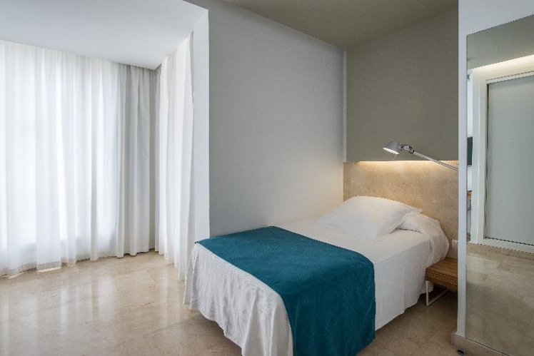 SINGLE STANDARD Room