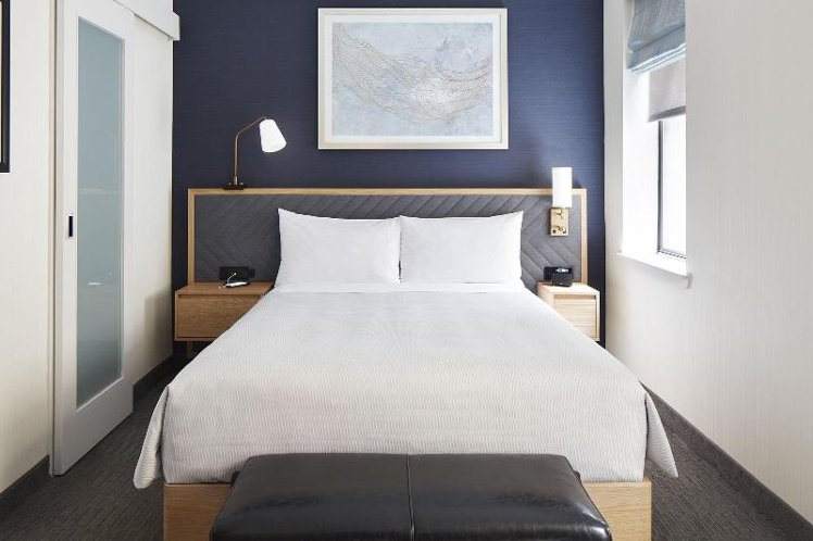 DOUBLE QUEEN SIZE BED Room