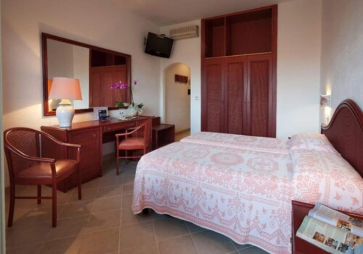 TRIPLE GRAND Room