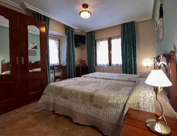 DOUBLE TWO BEDS Room