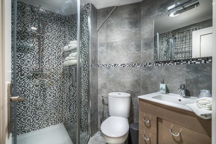 APARTMENT TWO BEDROOMS ONE BATHROOM Room