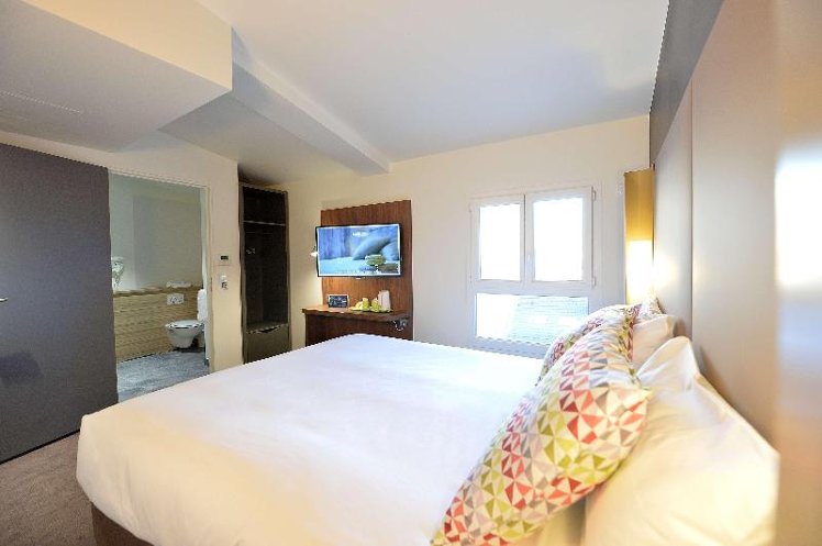 DOUBLE STANDARD Room
