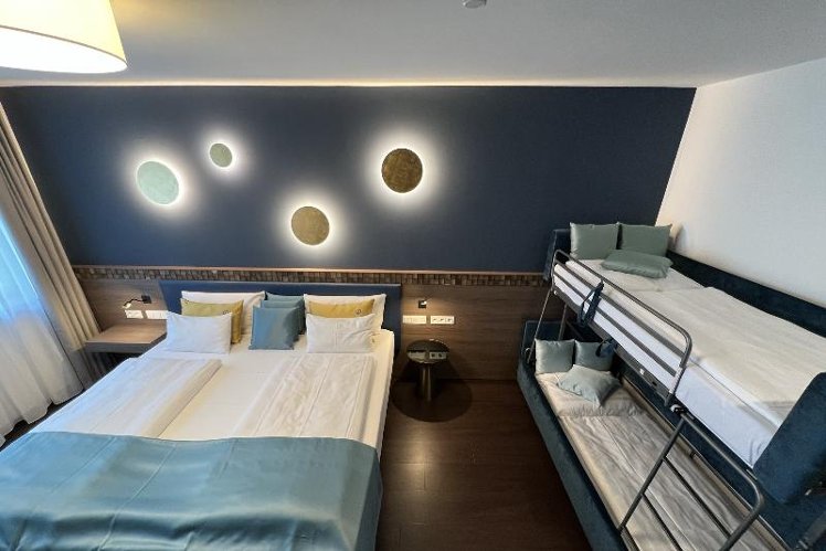 QUADRUPLE ONE BED Room