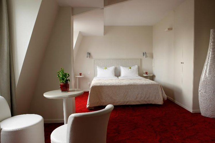 JUNIOR SUITE STANDARD Room