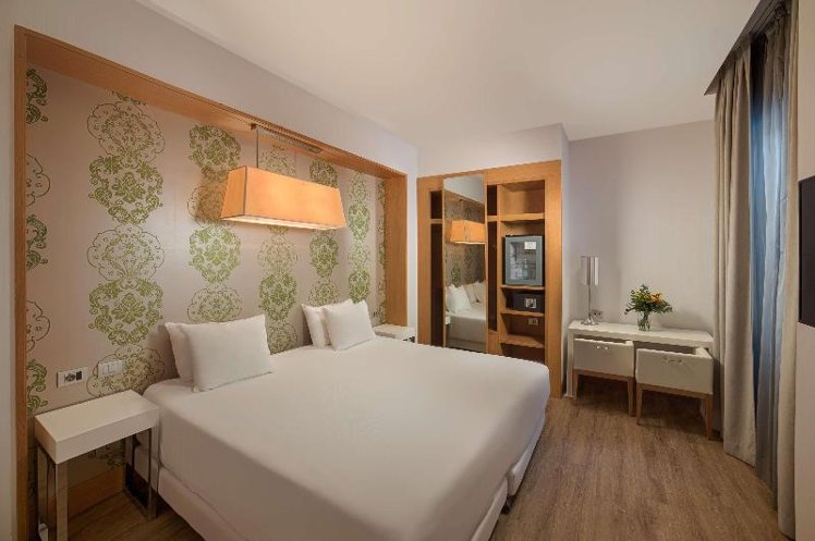 DOUBLE SINGLE USE STANDARD Room