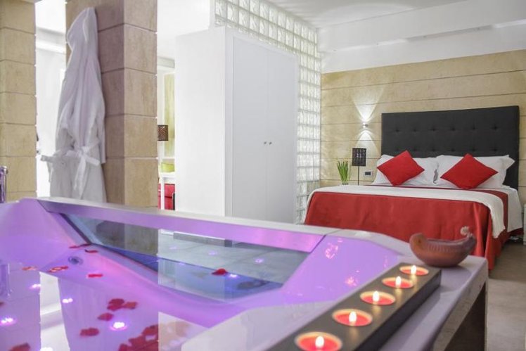 SUITE WITH JACUZZI Room