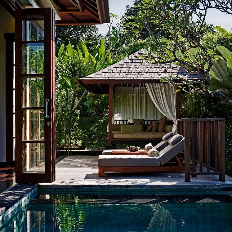 STUDIO POOL VIEW Room