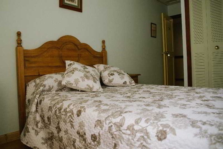 SINGLE STANDARD Room