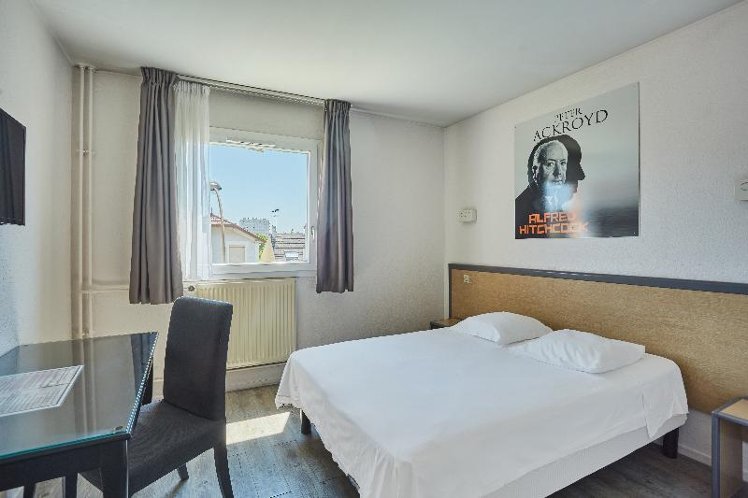 DOUBLE STANDARD Room