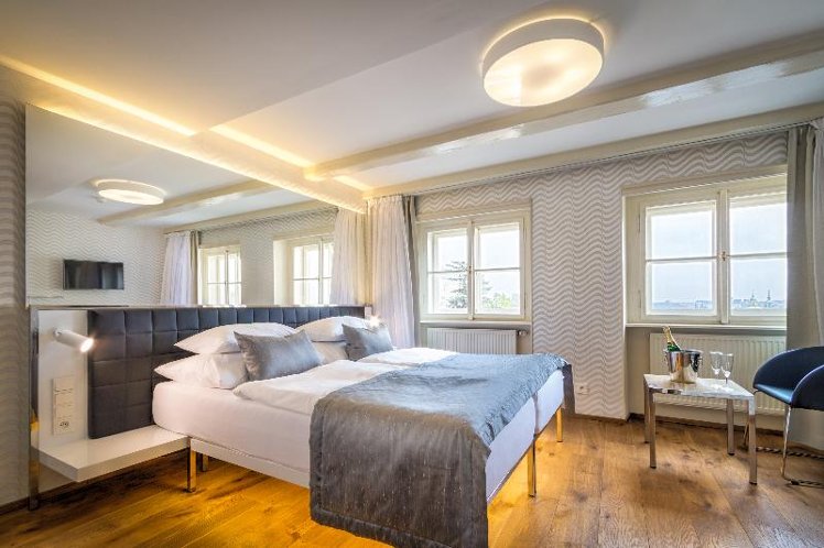 Double or Twin DELUXE Room