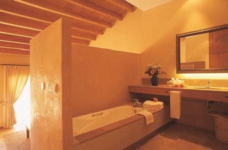 Dioni Boutique Hotel