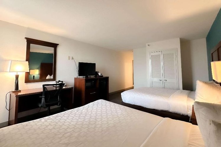 DOUBLE TWO QUEEN BEDS Room