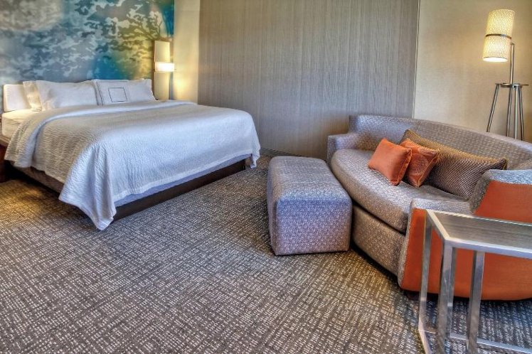 DOUBLE KING SIZE BED Room