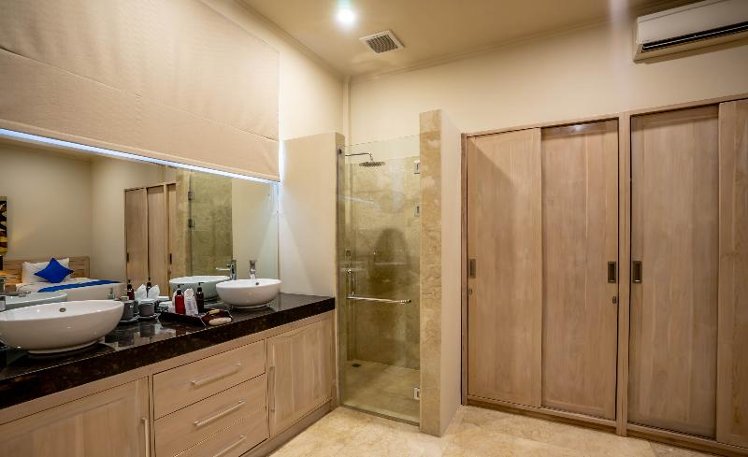 SUITE THREE BEDROOMS Room