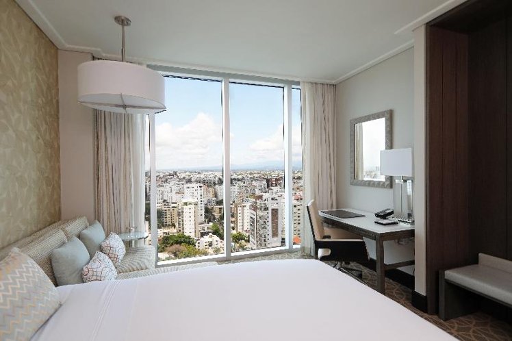 DOUBLE CLASSIC KING BED Room
