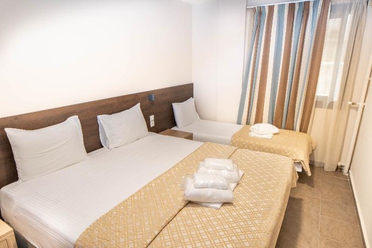 TRIPLE STANDARD Room