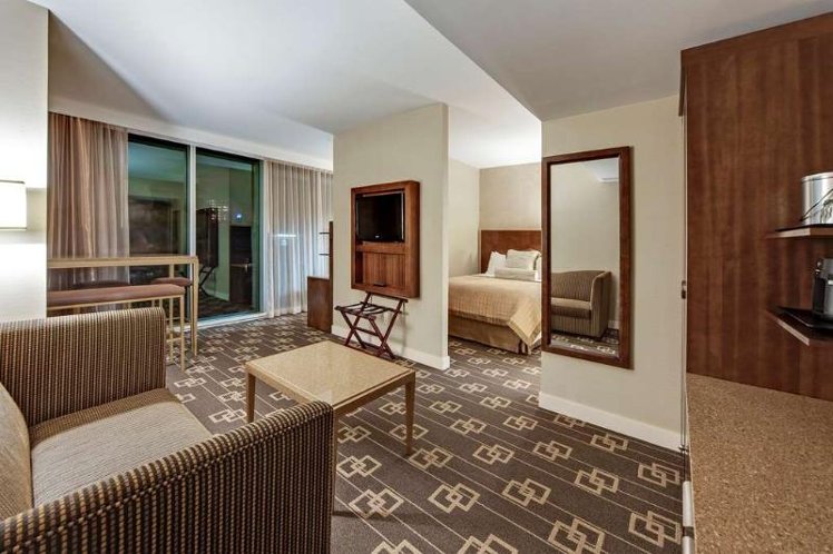 DOUBLE CITY VIEW Room