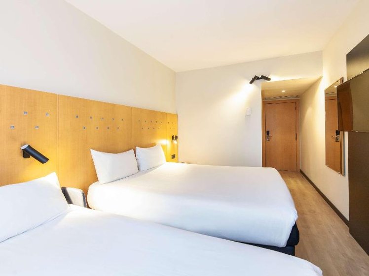 DOUBLE STANDARD Room