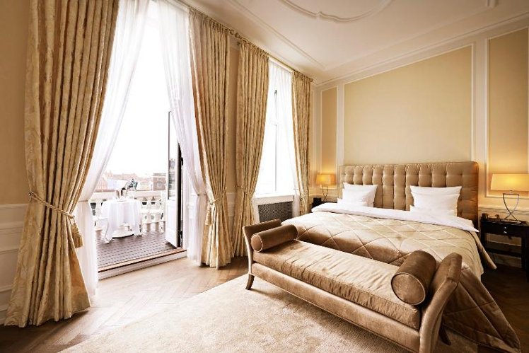 SUITE DELUXE ONE BEDROOM Room