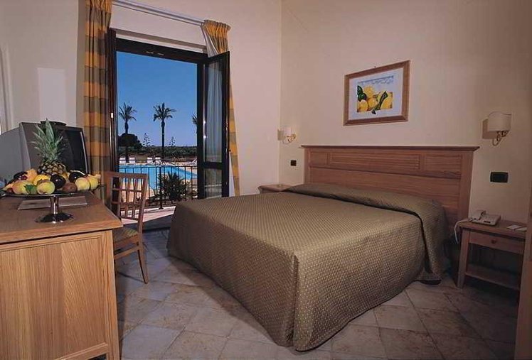 DOUBLE SINGLE USE STANDARD Room