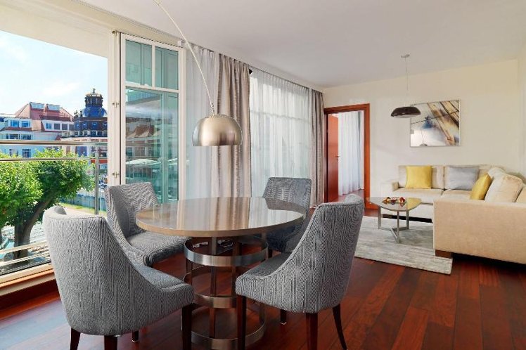SUITE CLUB Room