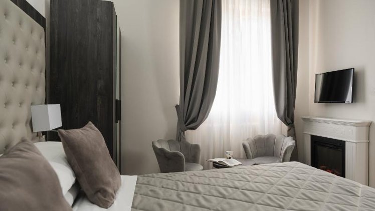 DOUBLE SINGLE USE DELUXE Room
