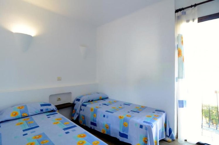 APARTMENT THREE BEDROOMS Room