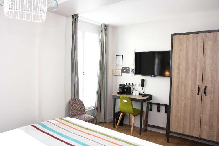 DOUBLE SUPERIOR KING BED Room
