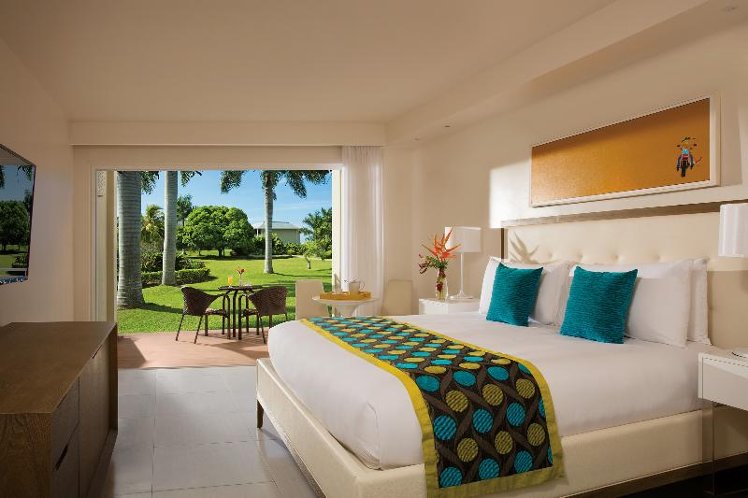 SINGLE GARDEN VIEW Room