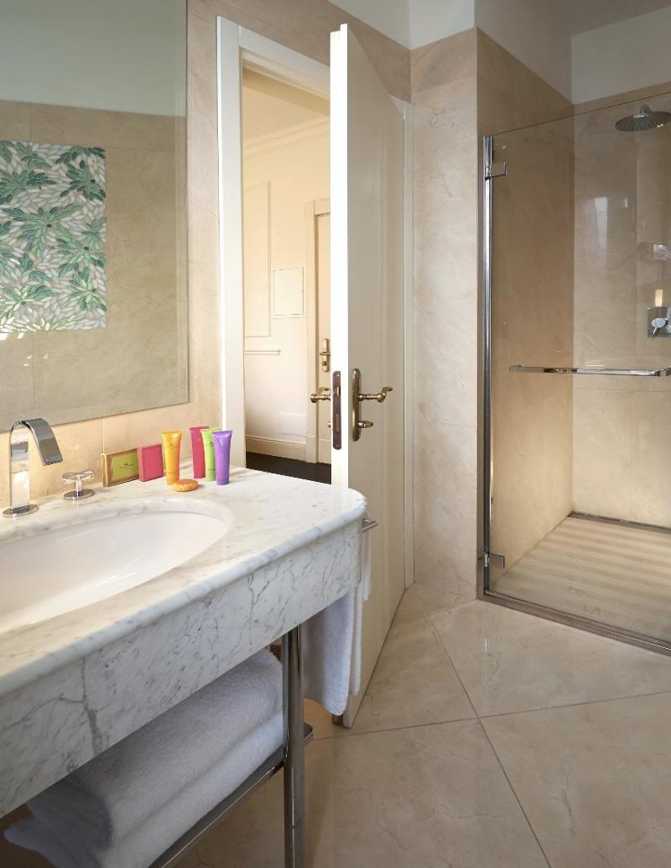 SINGLE STANDARD Room