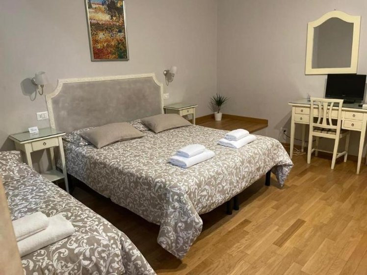 SINGLE STANDARD Room