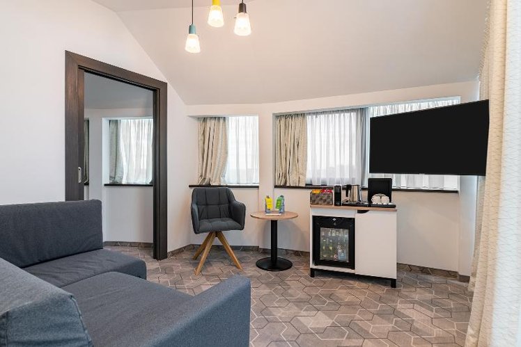 SUITE CITY VIEW KING BED Room