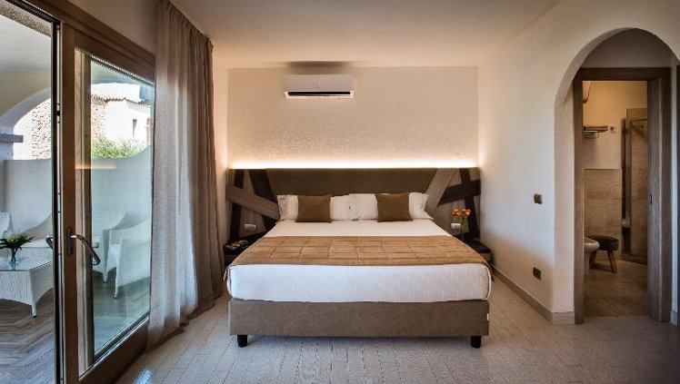 SUITE GARDEN VIEW Room