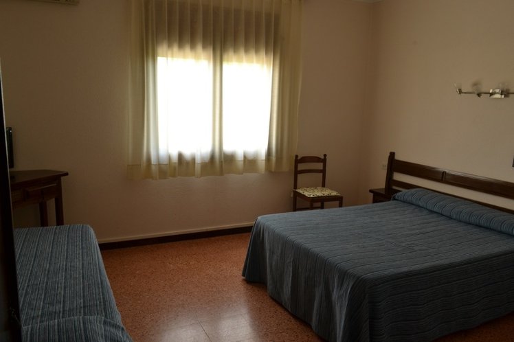 TRIPLE STANDARD Room
