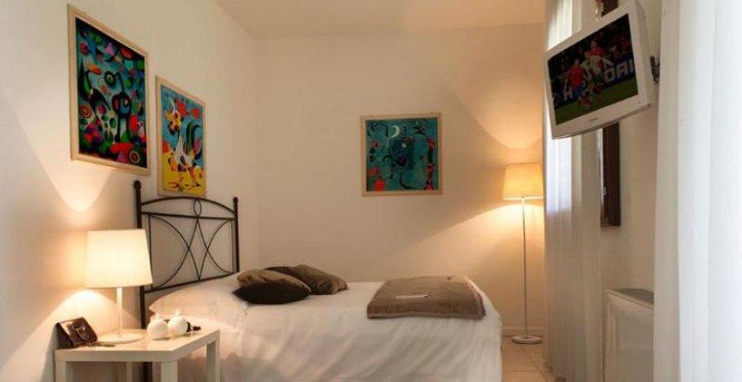 STUDIO STANDARD Room
