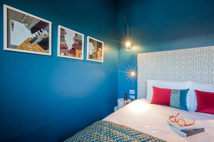 DOUBLE QUEEN SIZE BED Room