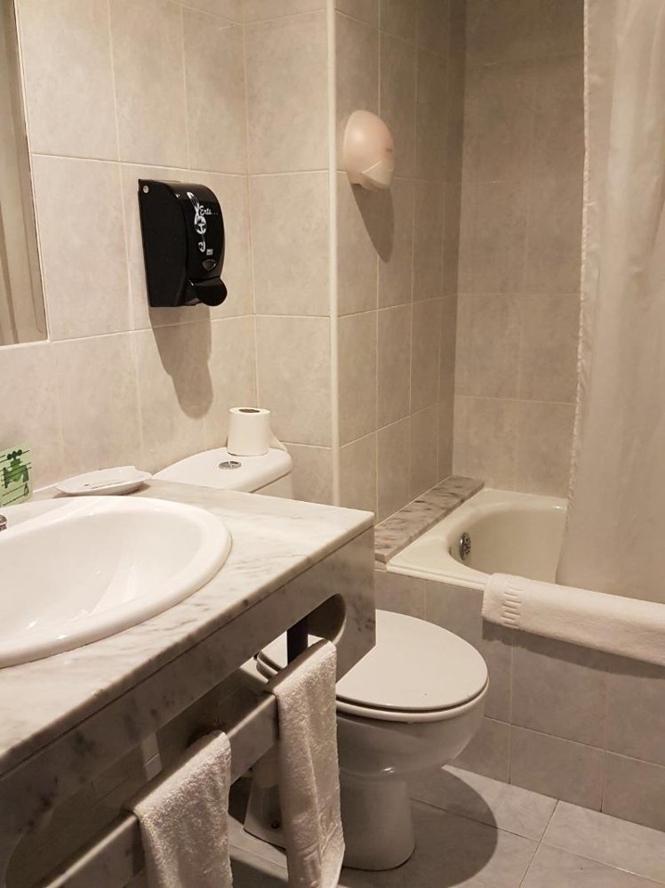 SINGLE STANDARD Room