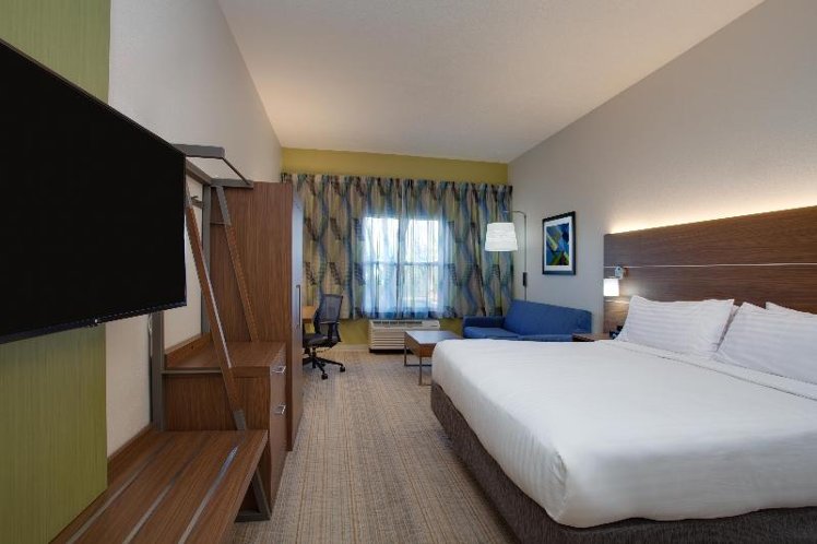 DOUBLE KING SIZE BED Room