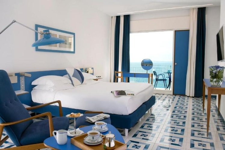 DOUBLE DELUXE SEA VIEW Room