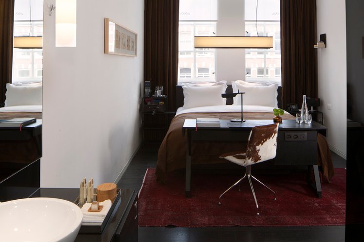 DOUBLE STANDARD Room