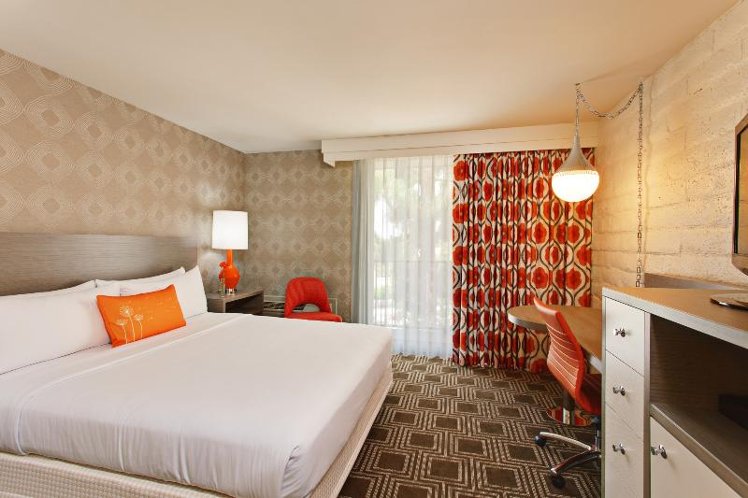 SINGLE DELUXE Room