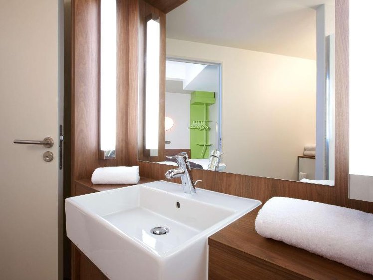 QUADRUPLE STANDARD Room
