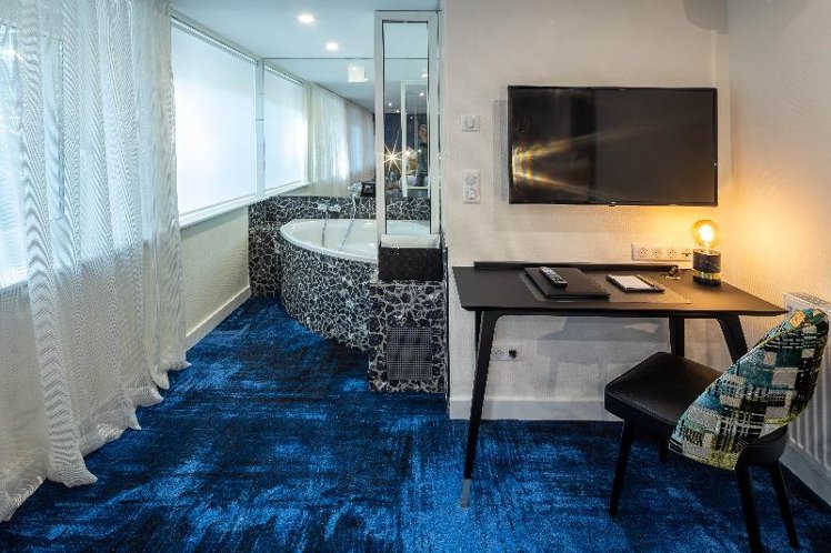 DOUBLE LUXURY Room